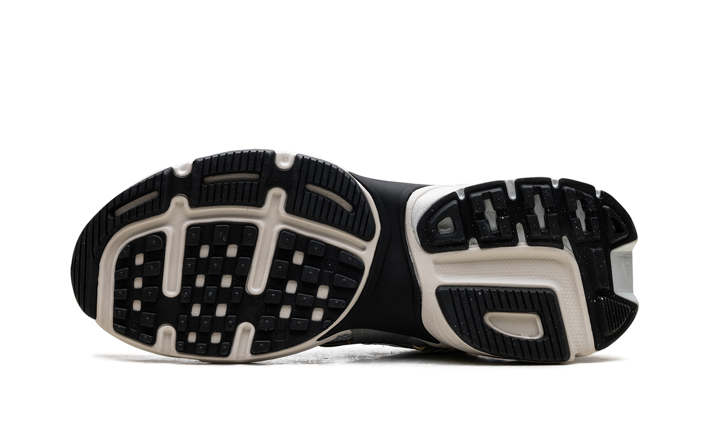V2K Run WMNS"Light Pumic Black Chrome" FN6703 003