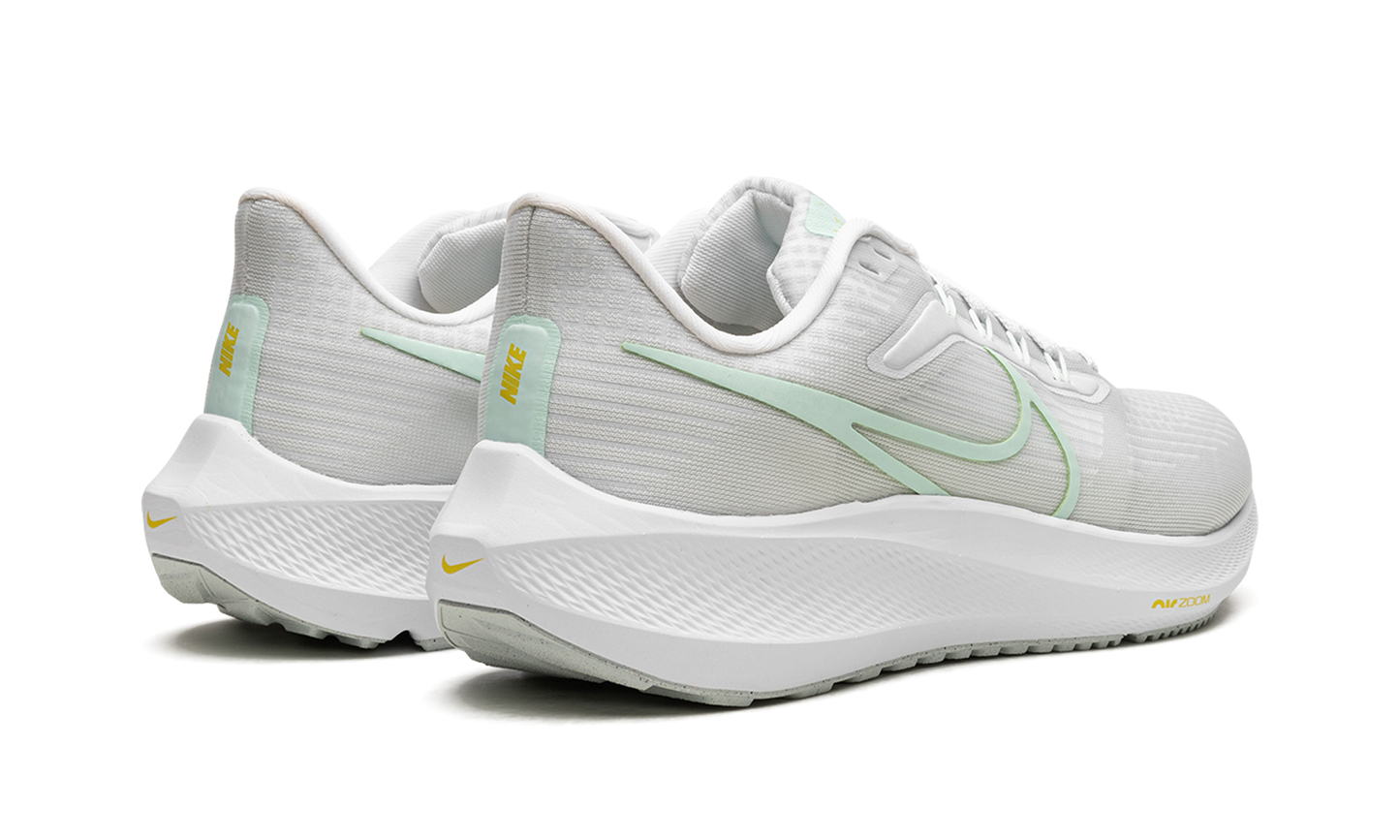 AIR ZOOM PEGASUS 39 MNS WMNS"Barely Green" DH4072 102