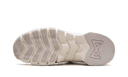 FREE METCON 3 WMNS"All Petals United" FN8920 161