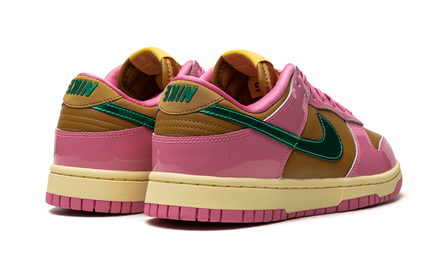 DUNK LOW WMNS"Parris Goebel" FN2721 600