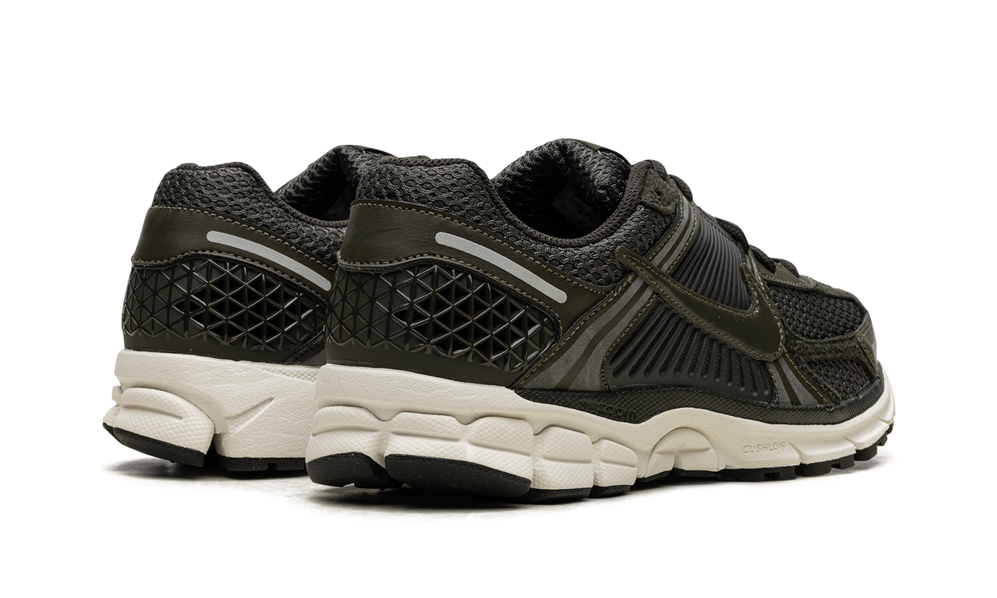 ZOOM VOMERO 5 WMNS"Sequoia" FQ8898 325
