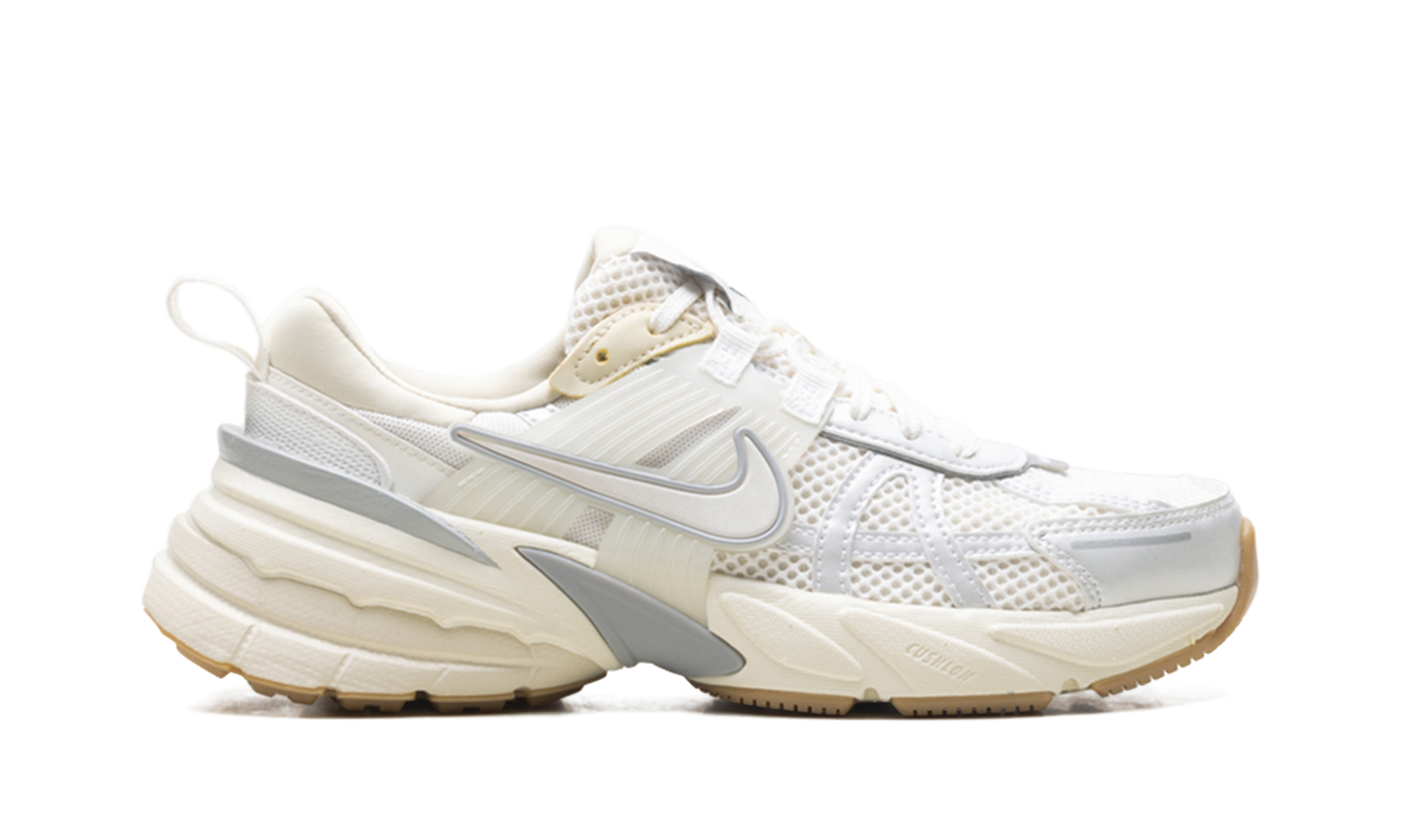 V2K Run WMNS"White Photon Dust Fir" FD0736 108