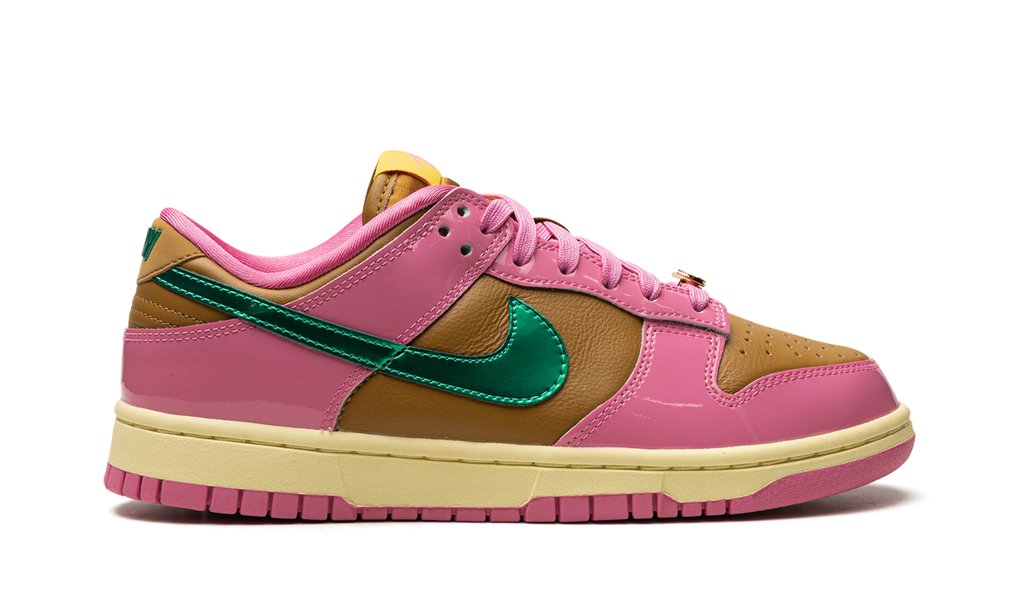 DUNK LOW WMNS"Parris Goebel" FN2721 600