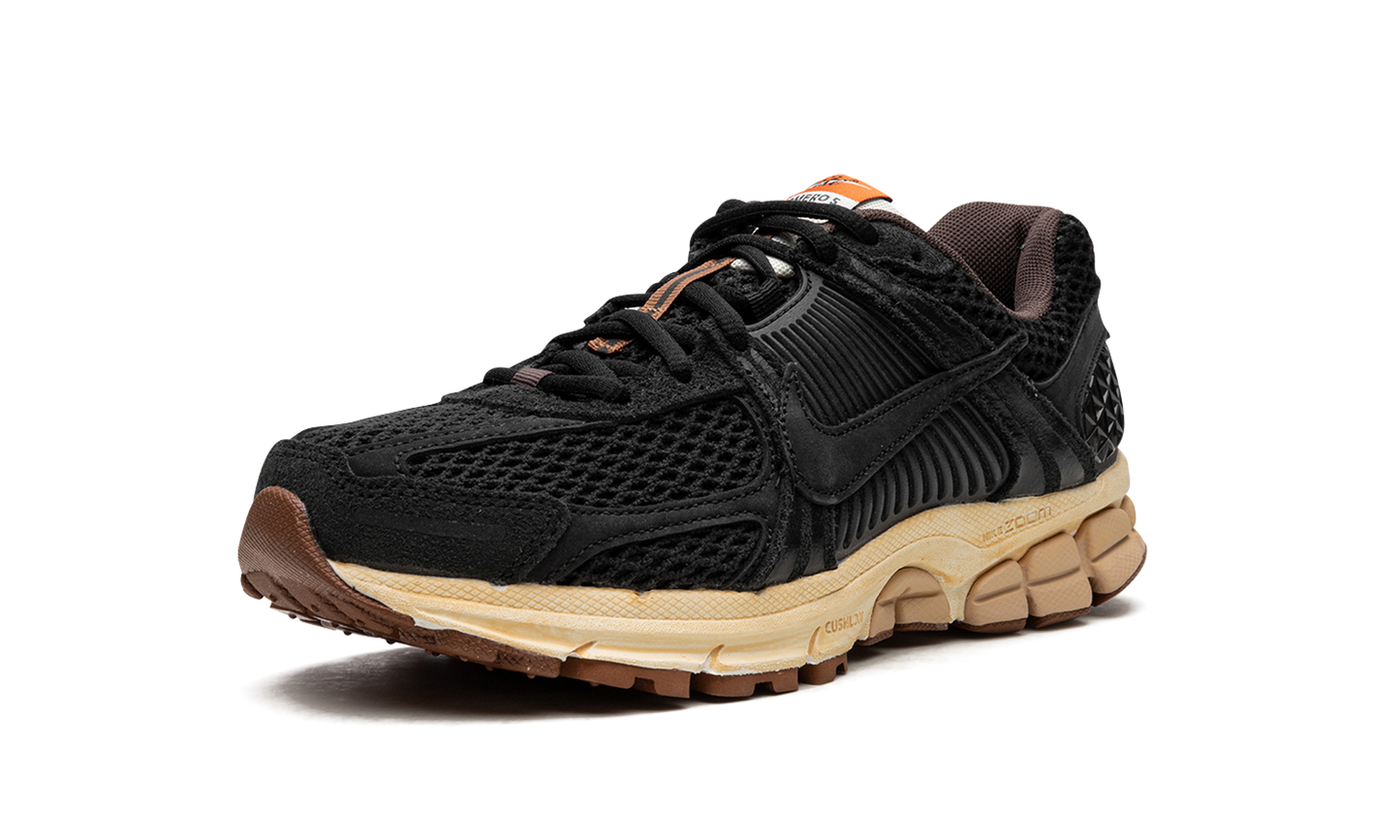 VOMERO 5 WMNS"Black/ Sesame" FD0533 010