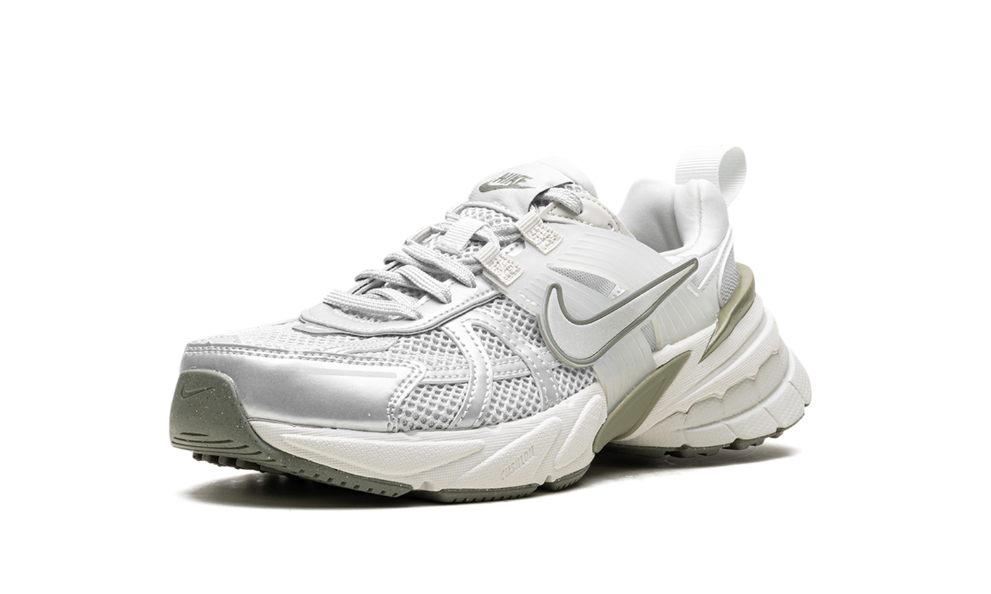 V2K Run WMNS"Photon Dust Light Silver" FD0736 006