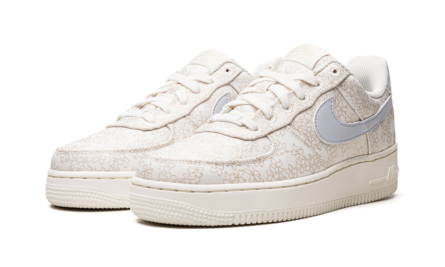 AIR FORCE 1'07 SE JACQ WMNS"Flower Embroidery" DR6402 900