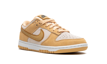 DUNK LOW WMNS"Celestial Gold Suede" DV7411 200