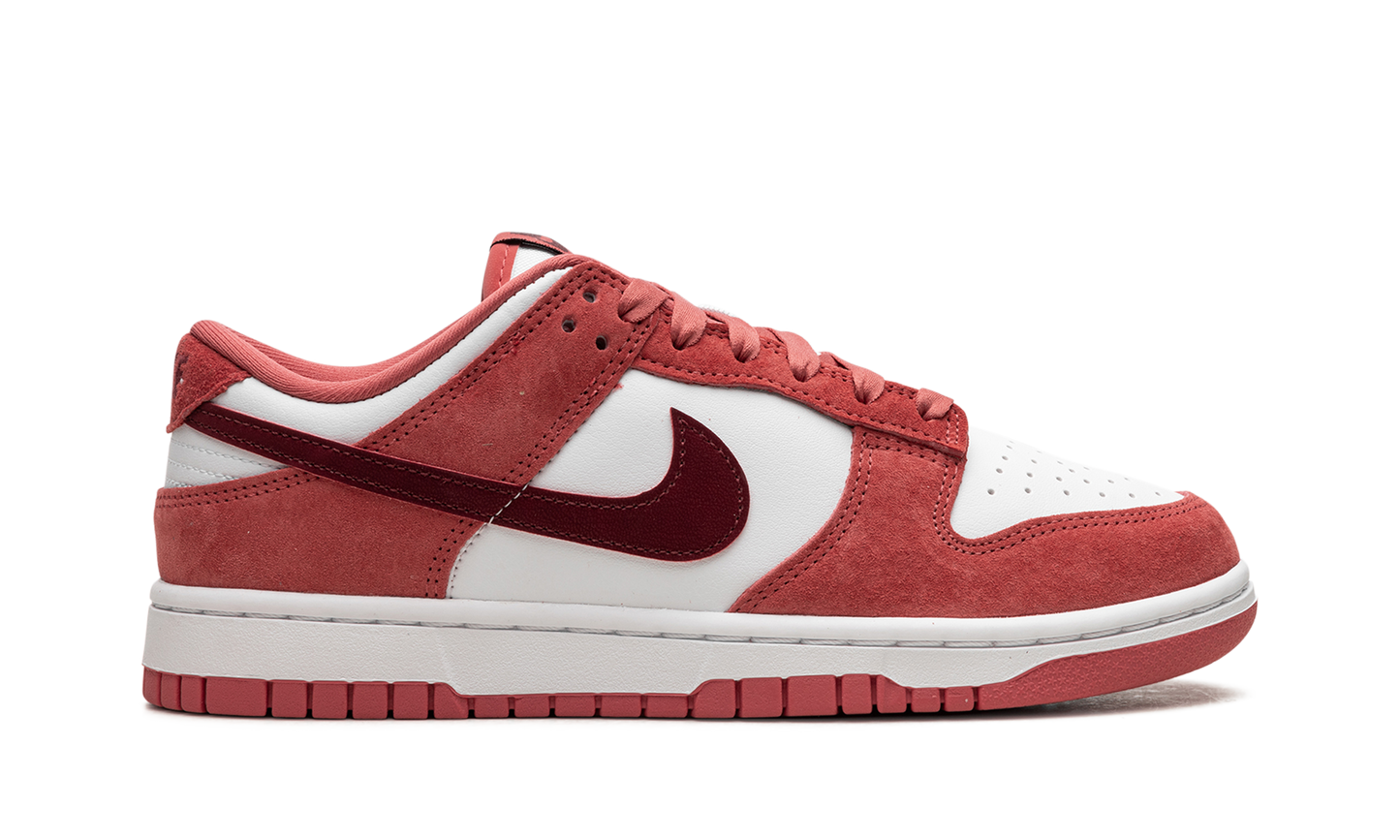 DUNK LOW WMNS"Valentine's Day" FQ7056 100