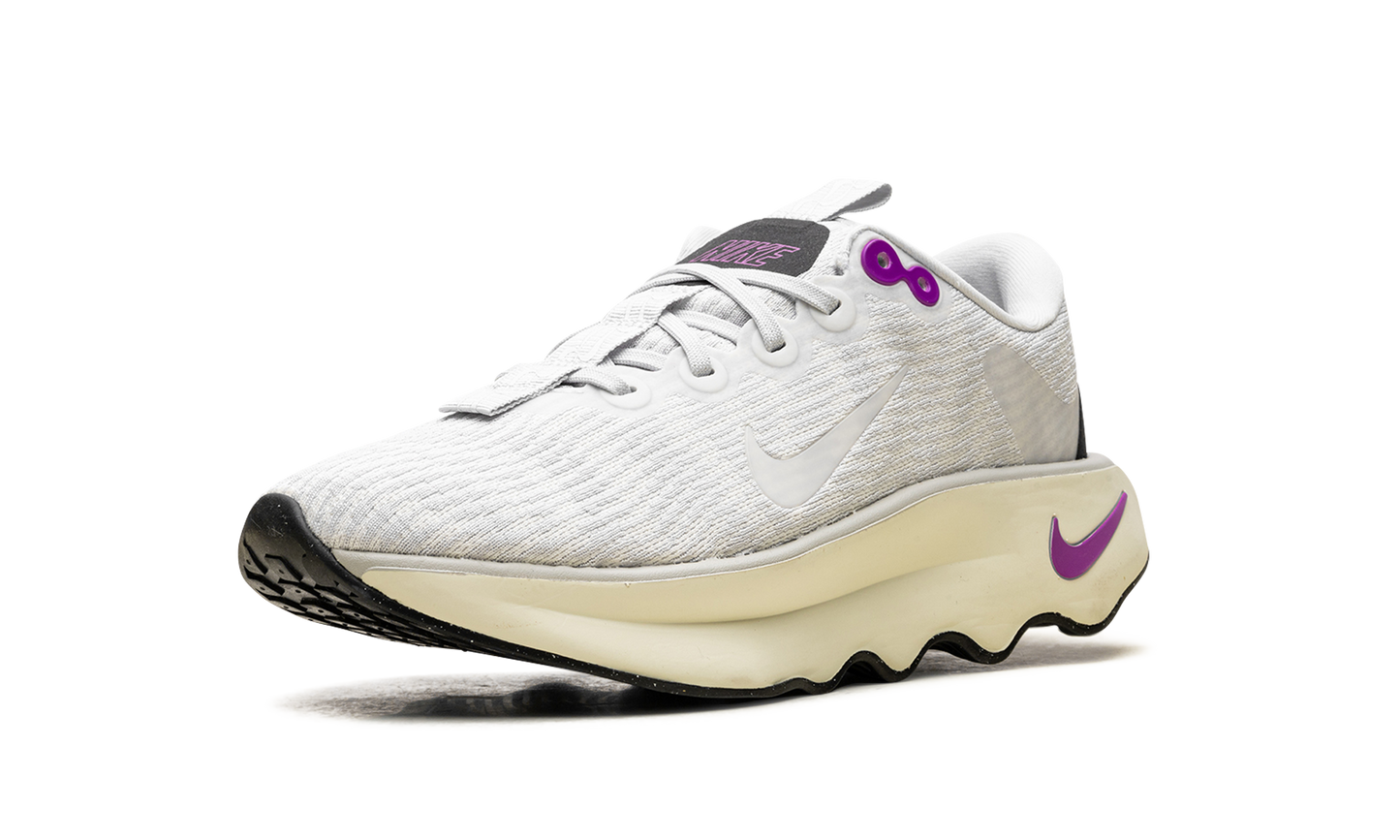 Motiva WMNS"Photon Dust Hyper Violet Coconut Milk" DV1238 009