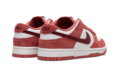DUNK LOW WMNS"Valentine's Day" FQ7056 100