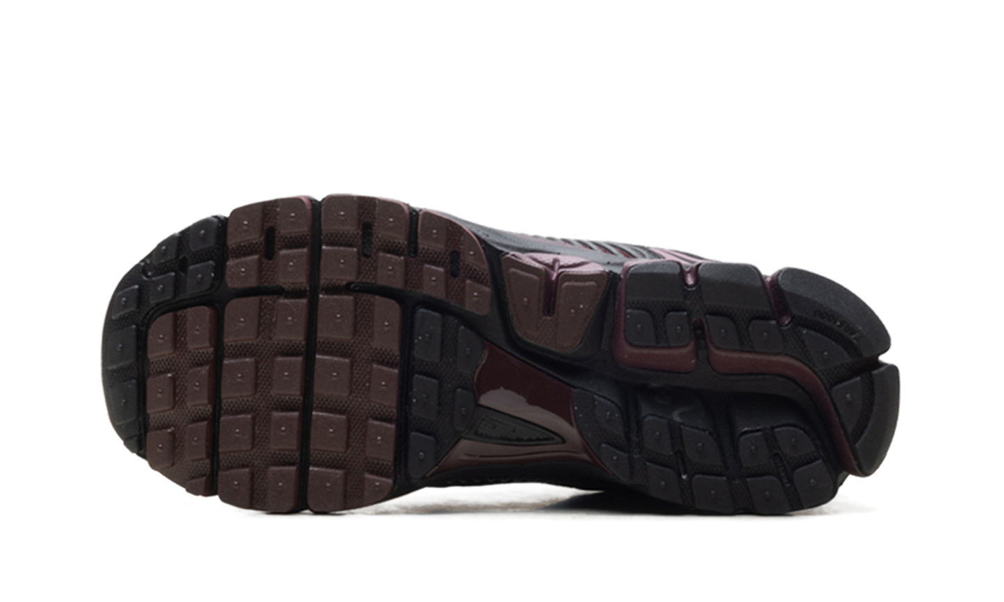 Zoom Vomero 5 WMNS"Black Burgundy Crush" IB8929 002