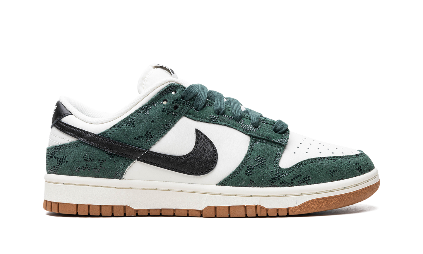 DUNK LOW WMNS"Green Snake" FQ8893 397