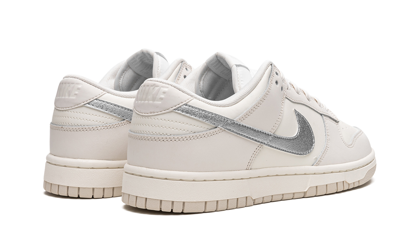 DUNK LO ESS TREND MNS WMNS"Sail/ Oxygen Purple" DX5930 100