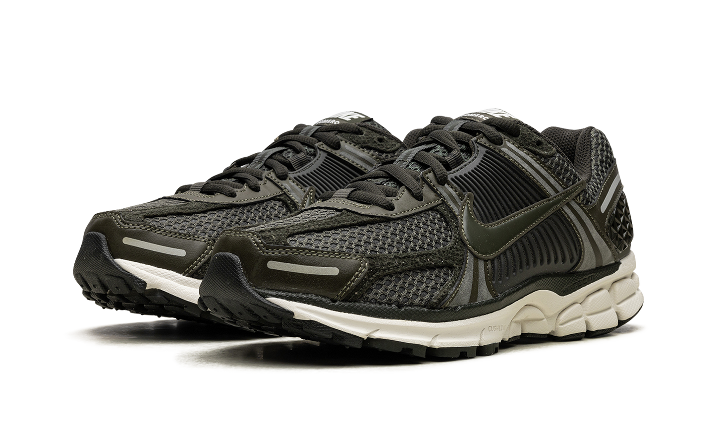 ZOOM VOMERO 5 WMNS"Sequoia" FQ8898 325