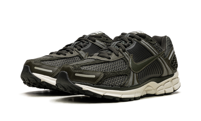 ZOOM VOMERO 5 WMNS"Sequoia" FQ8898 325