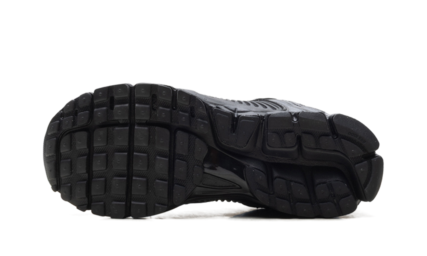 Zoom Vomero 5 WMNS"Black Patent" II6236 001