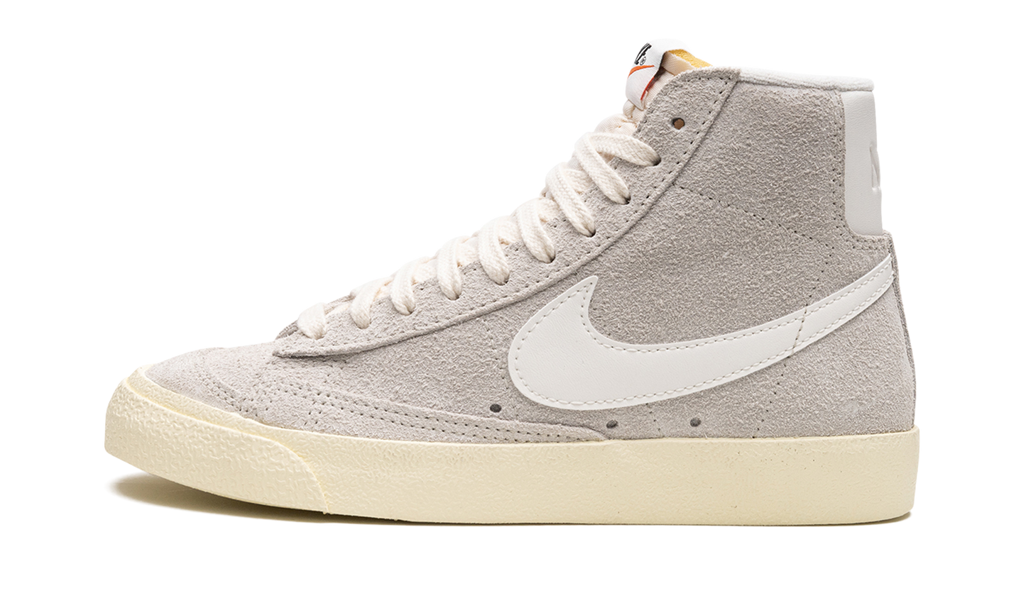BLAZER MID 77 VINTAGE MNS WMNS"Light Bone Alabaster" DV7006 001