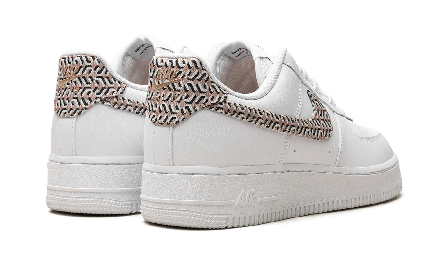 AIR FORCE 1 LO WMNS"United In Victory - White" DZ2709 100