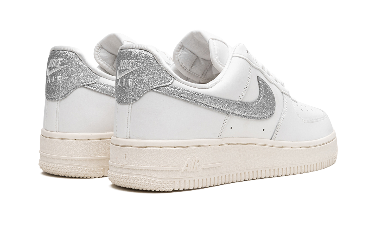 AIR FORCE 1'07 MNS WMNS"Summit White Sail White Metallic Silver" DQ7569 100
