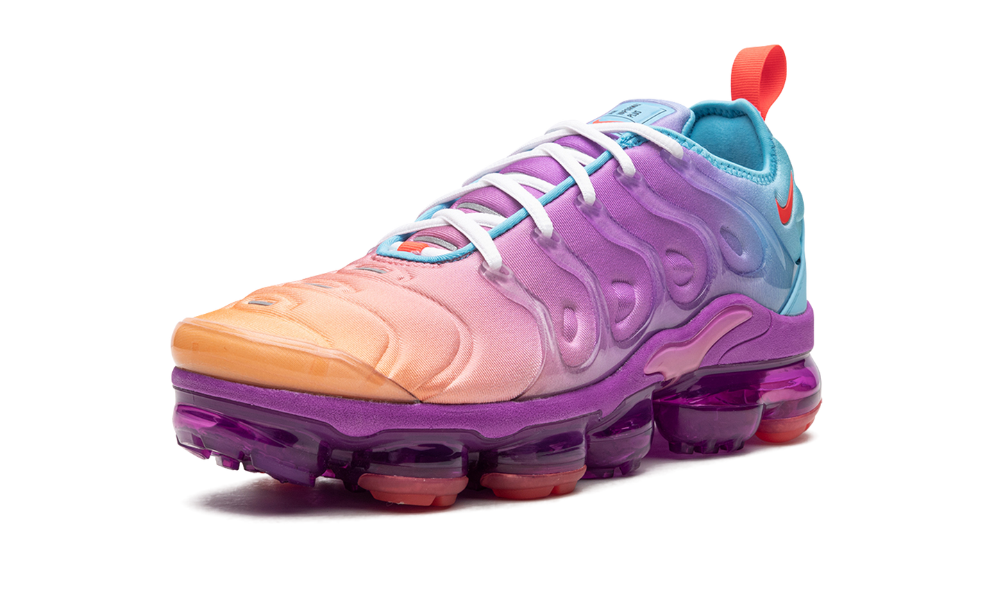 AIR VAPORMAX PLUS WMNS"Multigradient" FD0823 500