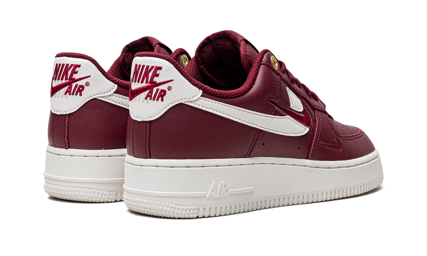 AIR FORCE 1 LO WMNS"Logo Pack - Deep Red" DZ5616 600