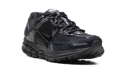 Zoom Vomero 5 WMNS"Black Patent" II6236 001