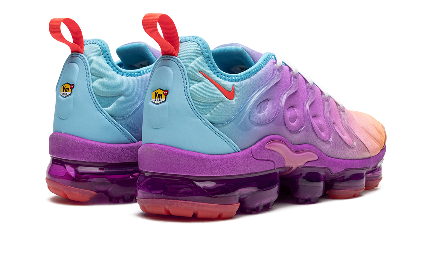 AIR VAPORMAX PLUS WMNS"Multigradient" FD0823 500