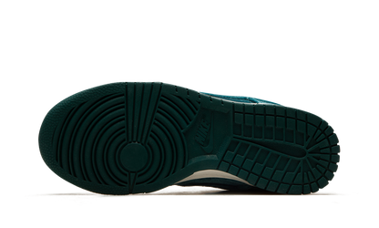 DUNK LO MNS WMNS"Green Velvet" DZ5224 300