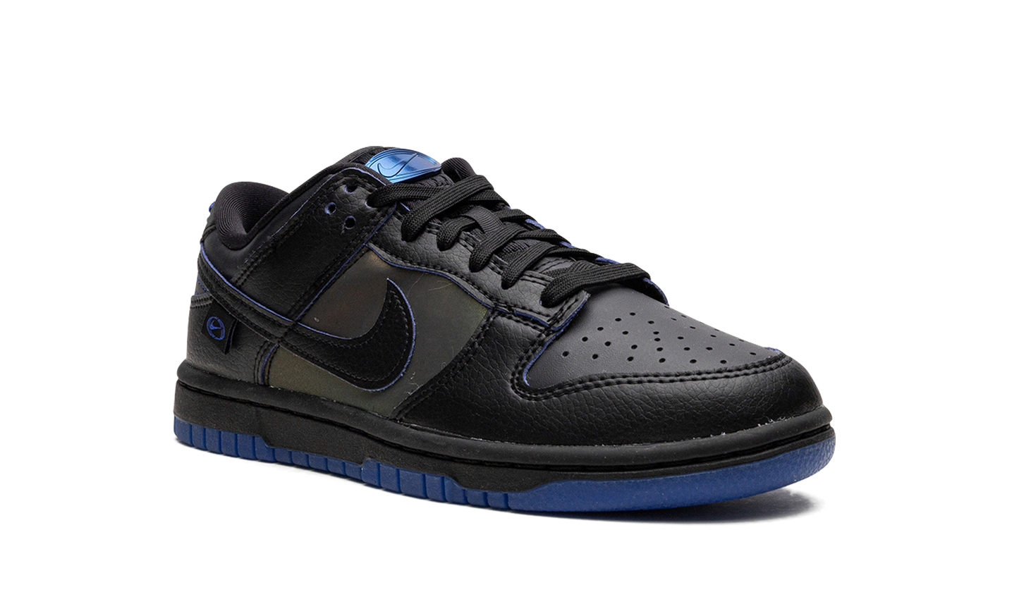DUNK LO MNS WMNS"Black Royal Iridescent"