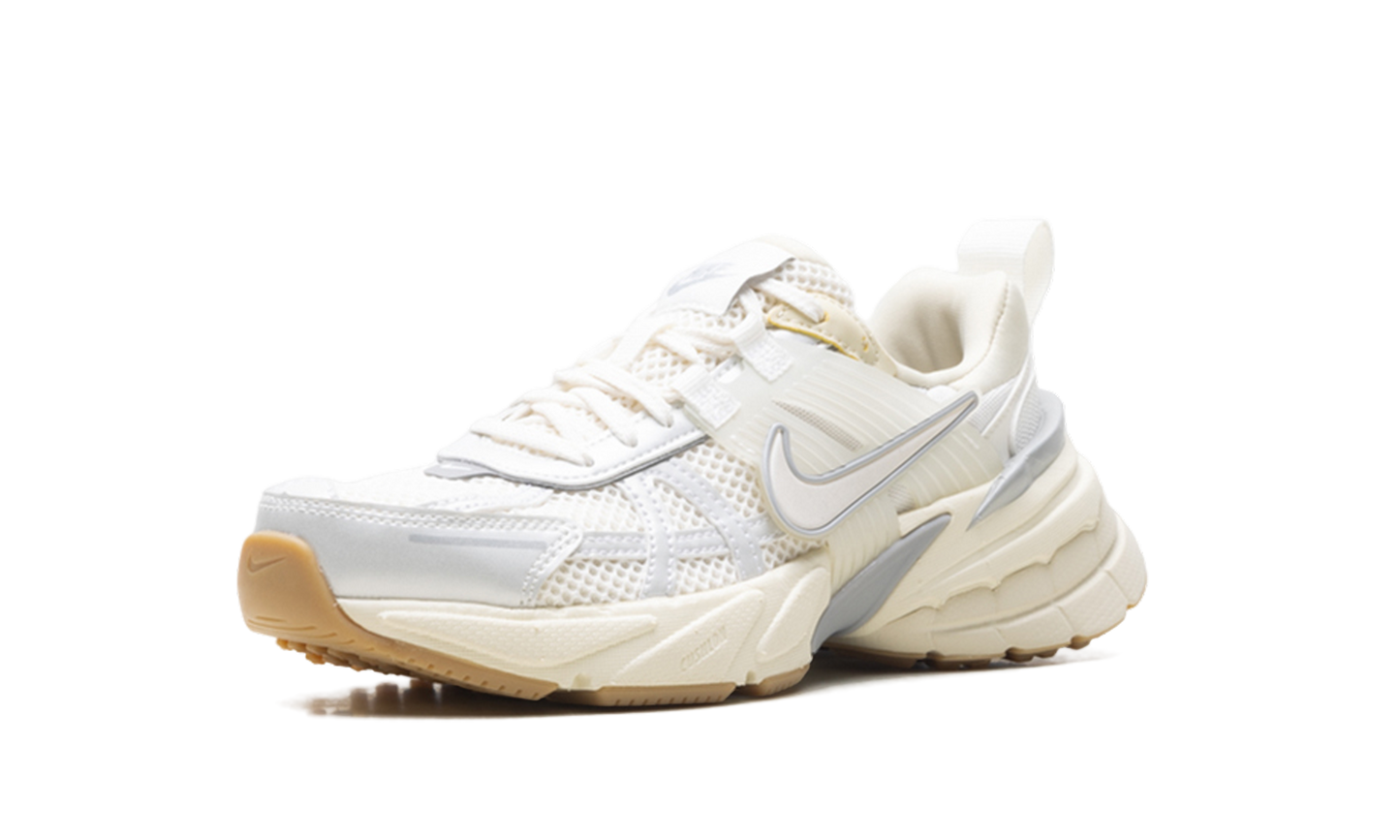 V2K Run WMNS"White Photon Dust Fir" FD0736 108