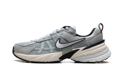 V2K Run WMNS"Light Pumic Black Chrome" FN6703 003
