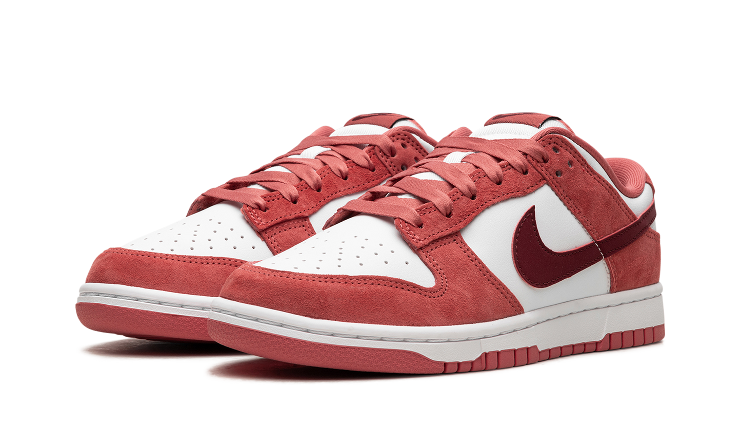 DUNK LOW WMNS"Valentine's Day" FQ7056 100