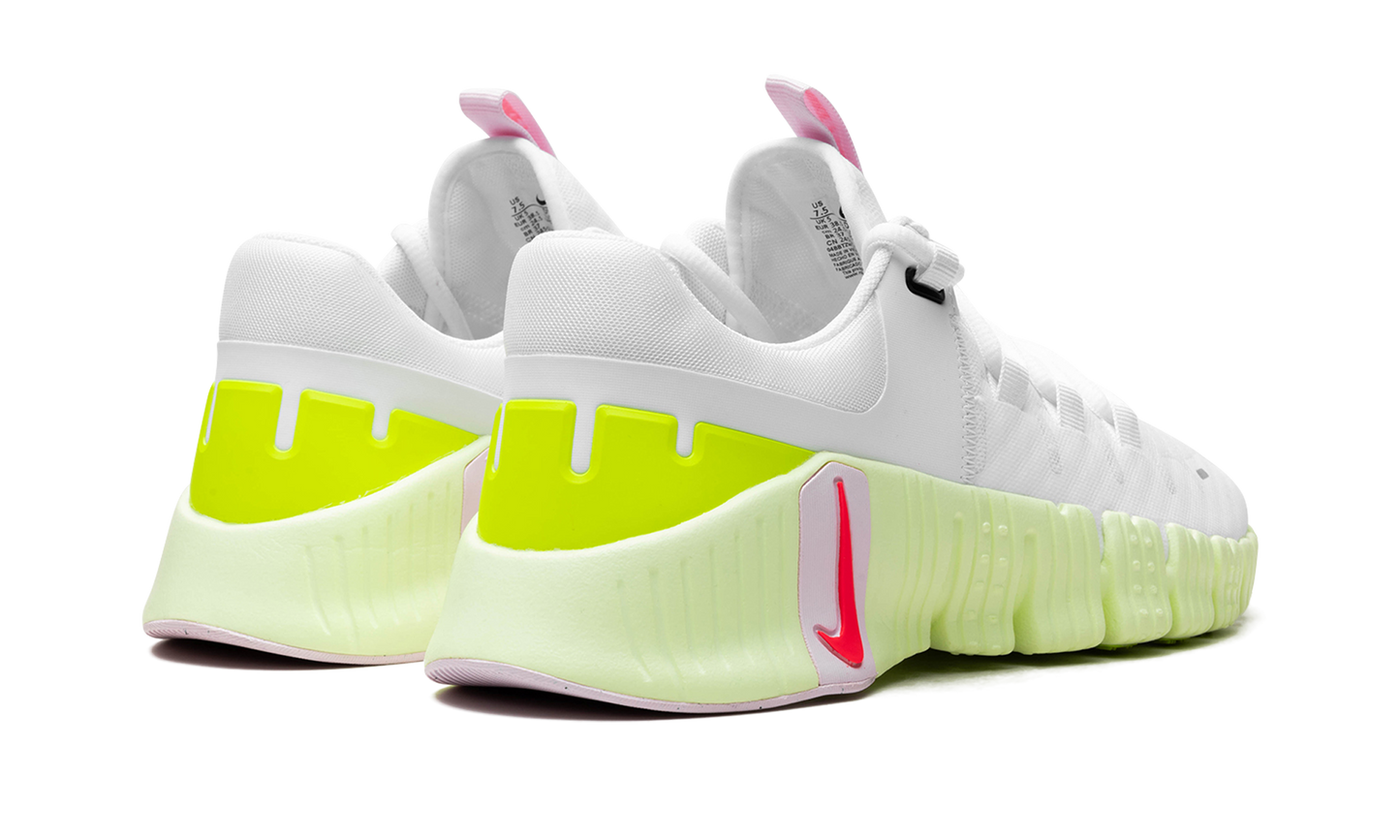 Free Metcon 5 WMNS"Barely Volt Pink Foam" DV3950 104