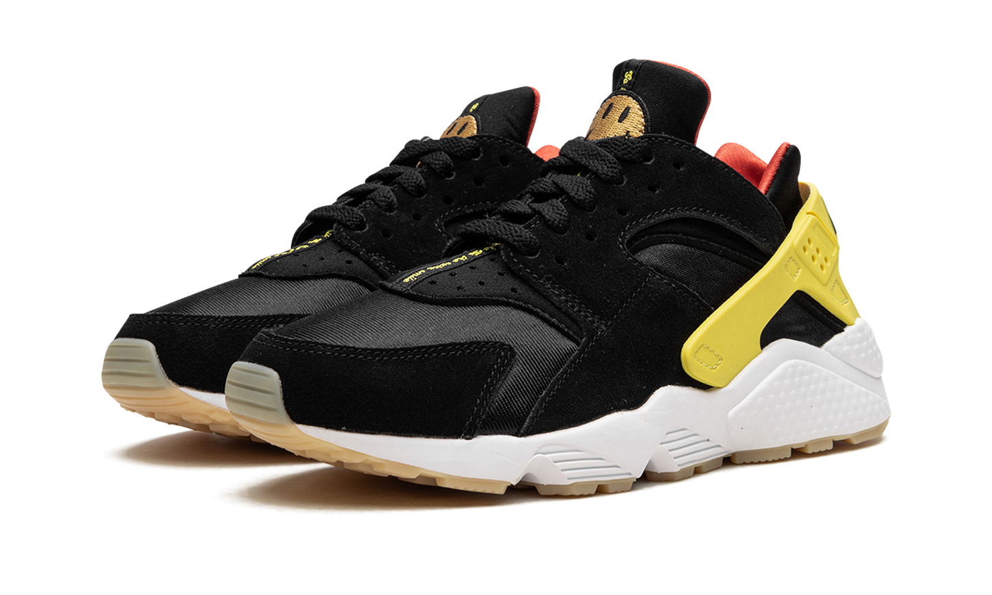AIR HUARACHE WMNS"Go the Extra Smile" DO5873 001