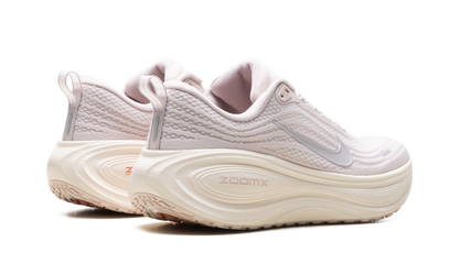 Vomero Plus WMNS"Silt Red Stardust" HV8154 605