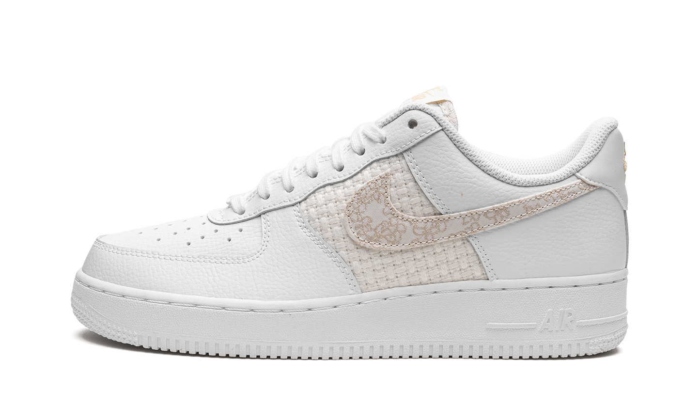 AIR FORCE 1'07 SE MNS WMNS"Flower Swoosh" DO9458 100