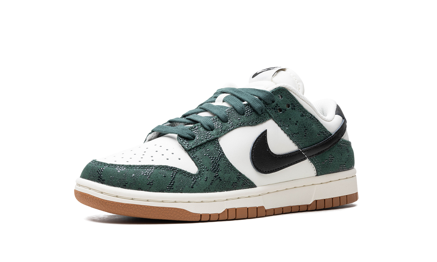 DUNK LOW WMNS"Green Snake" FQ8893 397
