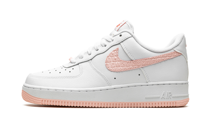 AIR FORCE 1 LO MNS WMNS"Valentine's Day 2022" DQ9320 100