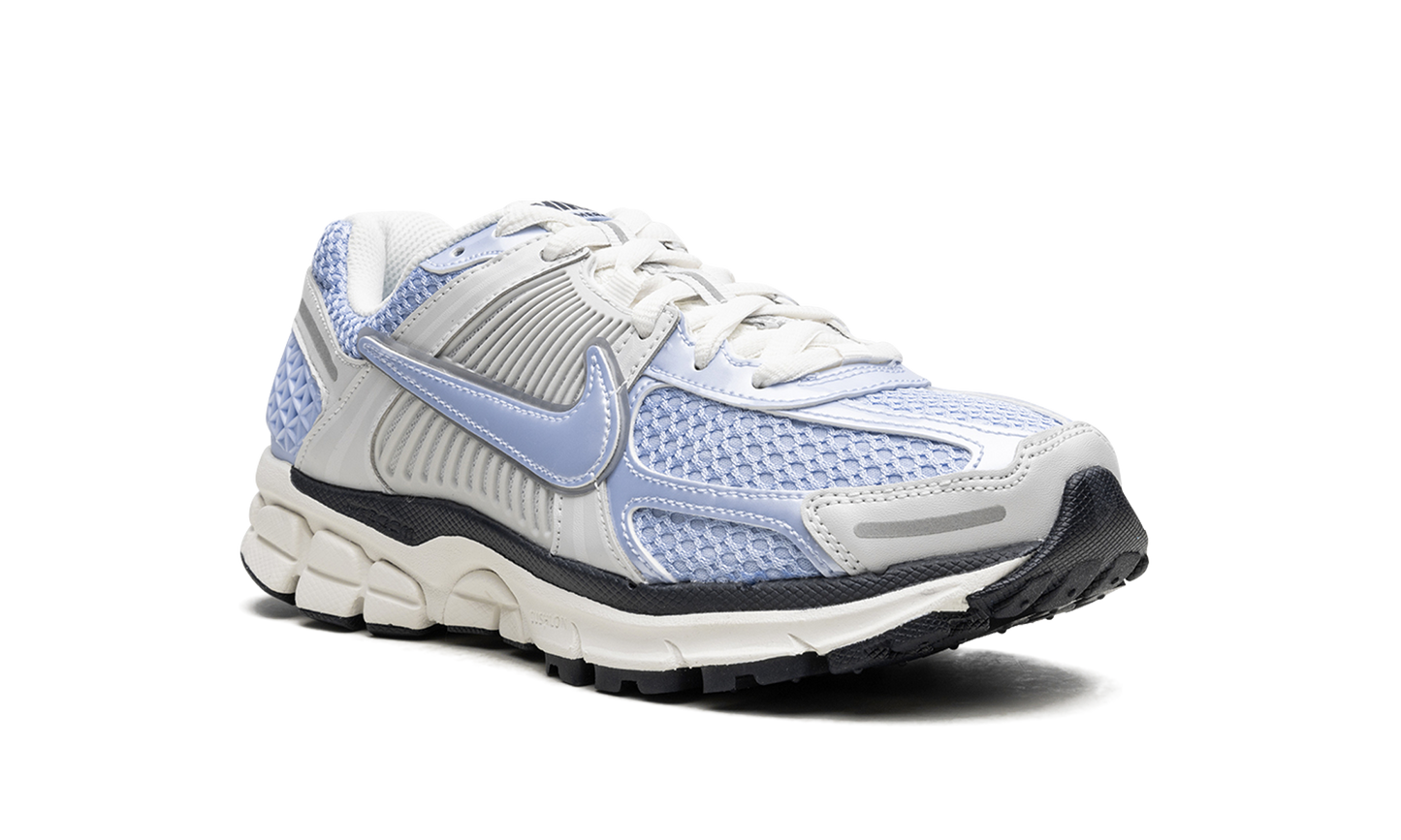 ZOOM VOMERO 5 WMNS"Royal Tint" FJ4588 025