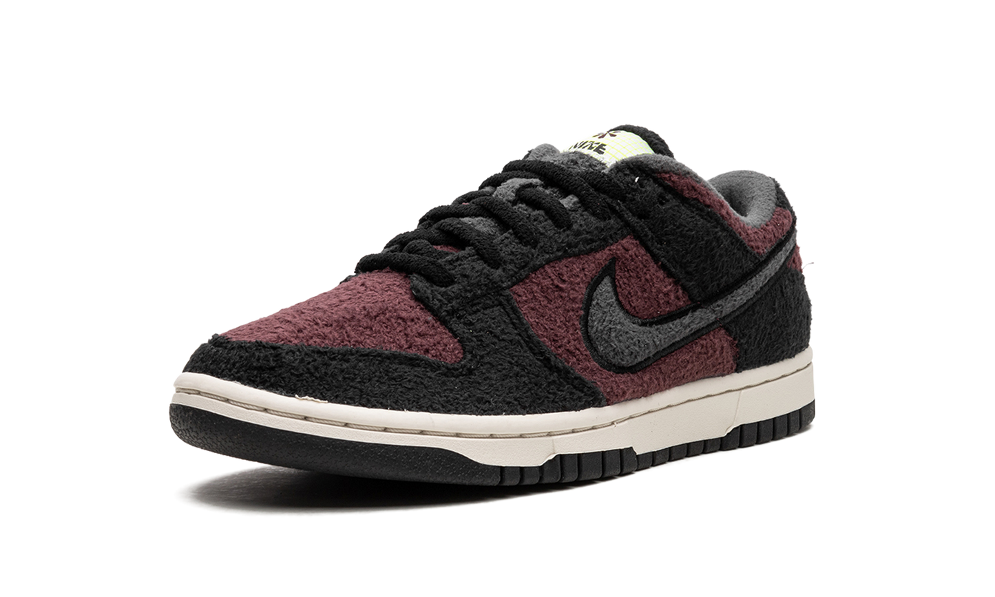 DUNK LO MNS WMNS"Fleece Pack Burgundy Crush" DQ7579 600