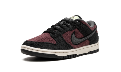 DUNK LO MNS WMNS"Fleece Pack Burgundy Crush" DQ7579 600