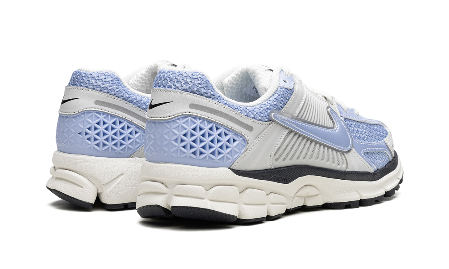 ZOOM VOMERO 5 WMNS"Royal Tint" FJ4588 025