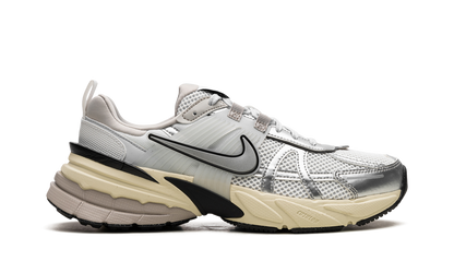 V2K RUN WMNS"Metallic Silver" FD0736 100