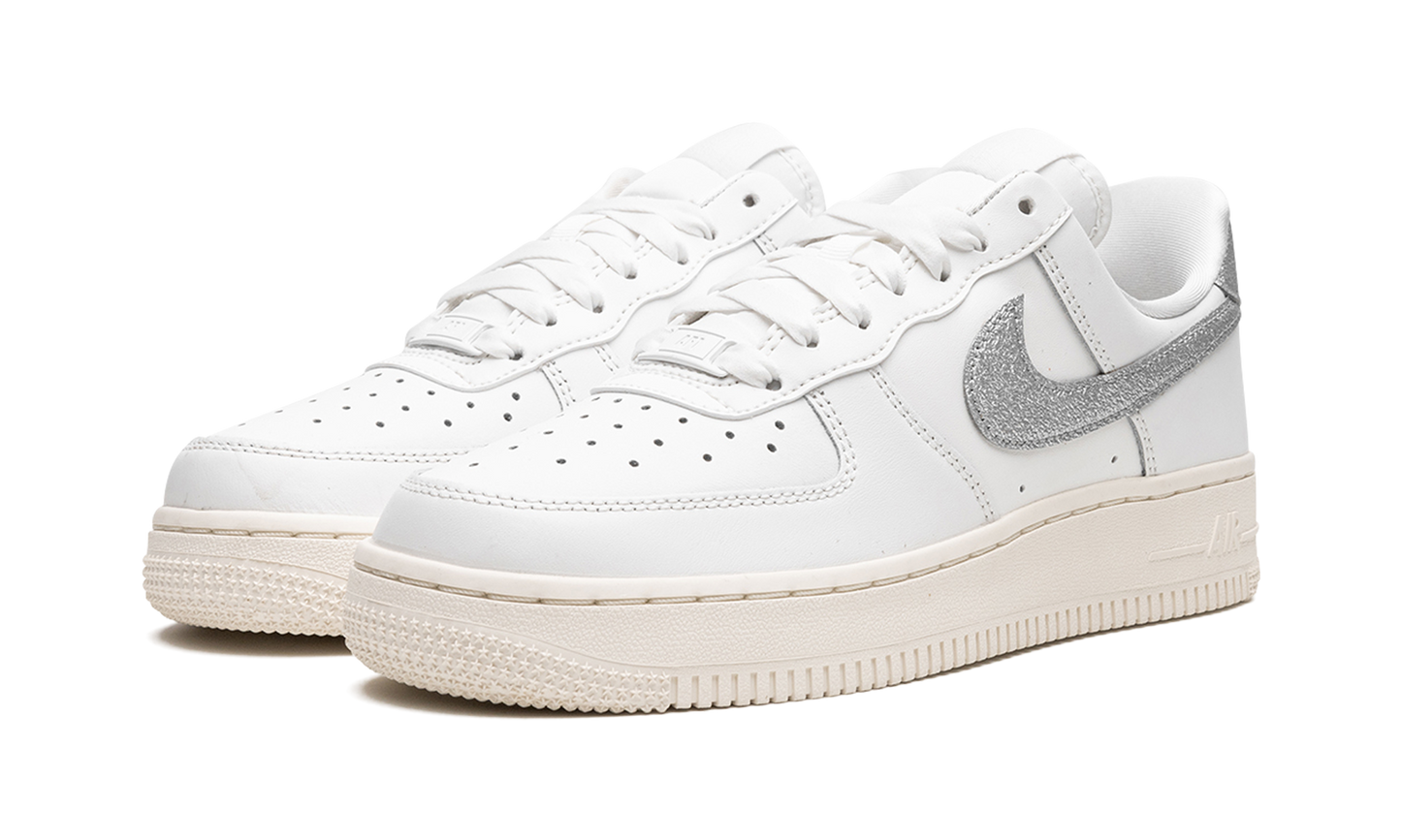 AIR FORCE 1'07 MNS WMNS"Summit White Sail White Metallic Silver" DQ7569 100