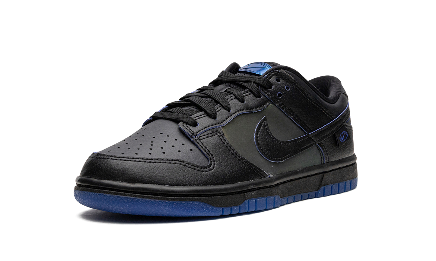 DUNK LO MNS WMNS"Black Royal Iridescent"
