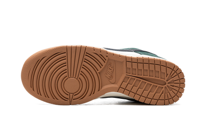 DUNK LOW WMNS"Green Snake" FQ8893 397
